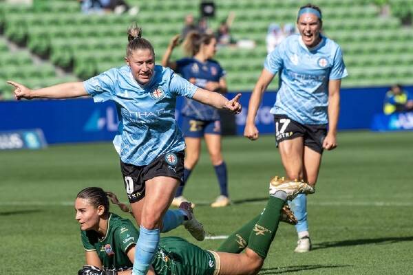 Rhianna Pollicina scores for Melbourne City in the A-League Women semi-final against Newcastle. (Will Murray/AAP PHOTOS)