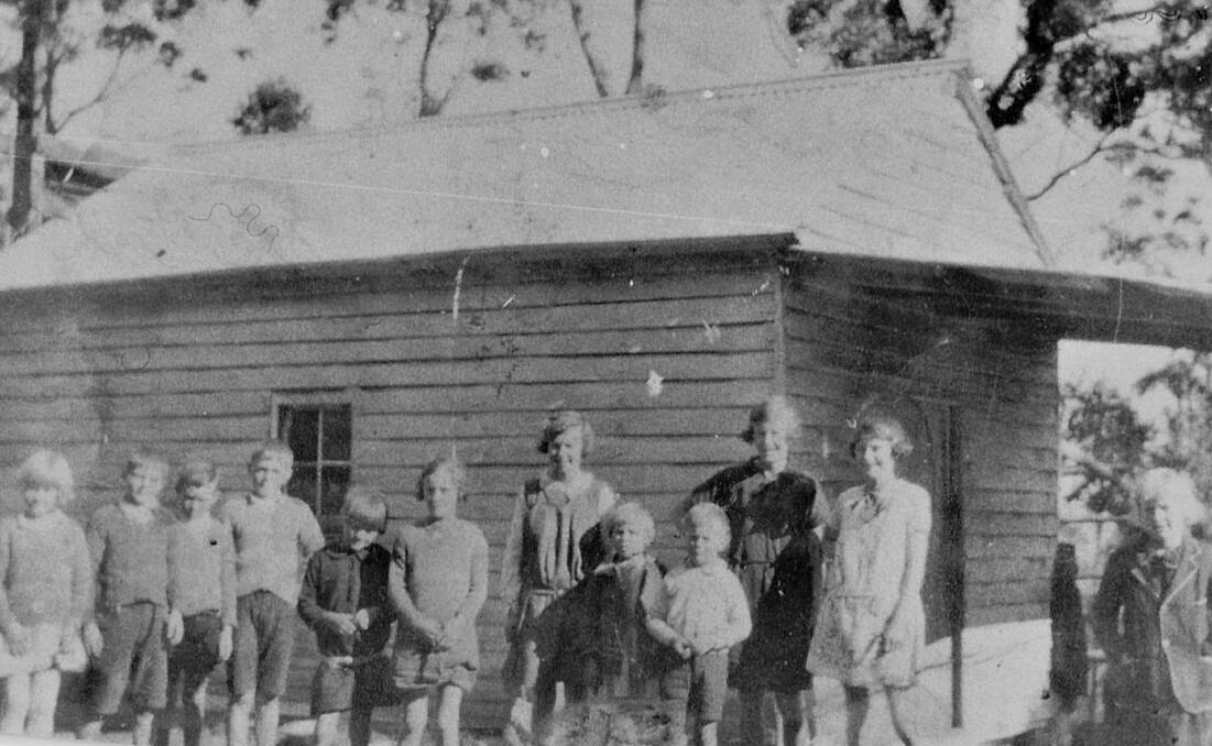 Mosquito Bay School, circa 1929.